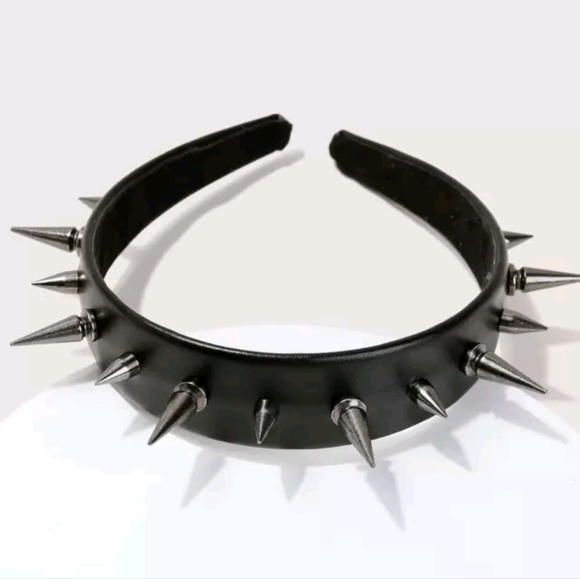 Black Spiked Headband From HOT TOPIC - Picture 6 of 7